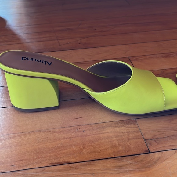 NWT Abound Block Heels - Picture 4 of 6